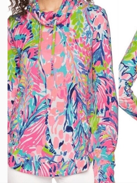Lilly Pulitzer Tops - Lilly Pulitzer HTF Gumbo Limbo Hooded Pullover.